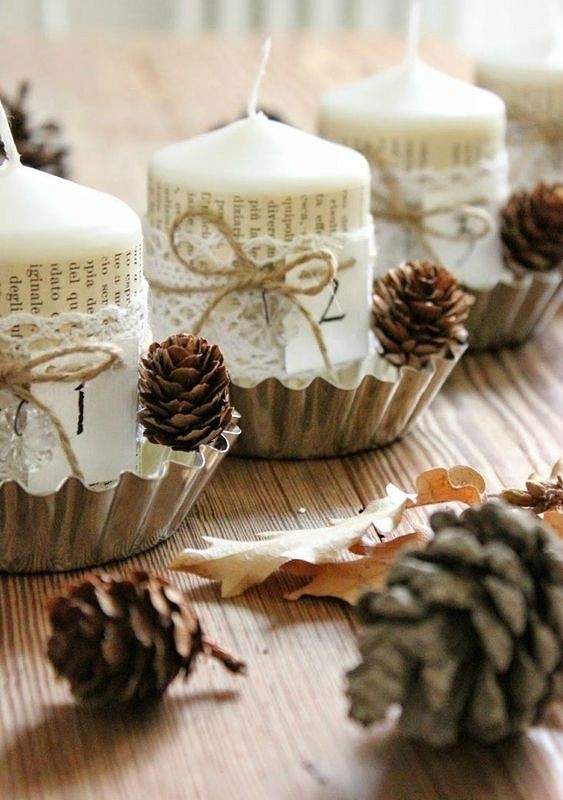 Как украсить новогодний стол 2022 свечами: 15 простых идей