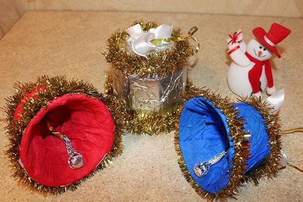 Колокольчики из гофрированной бумаги