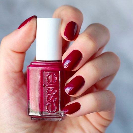 вишневые ногти