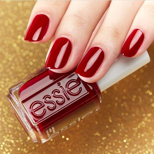 бордовые ногти