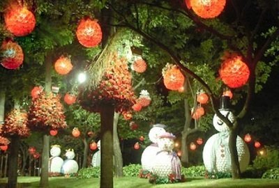 Снеговики из пластиковых бутылок Снеговики из пластиковых бутылок