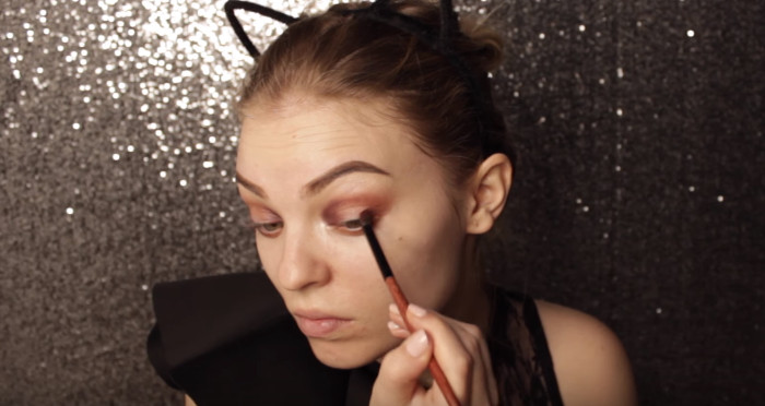 Маникюр на Новый год пошаговая инструкция с фото: макияж глаз Маникюр на Новый год пошаговая инструкция с фото: макияж глаз