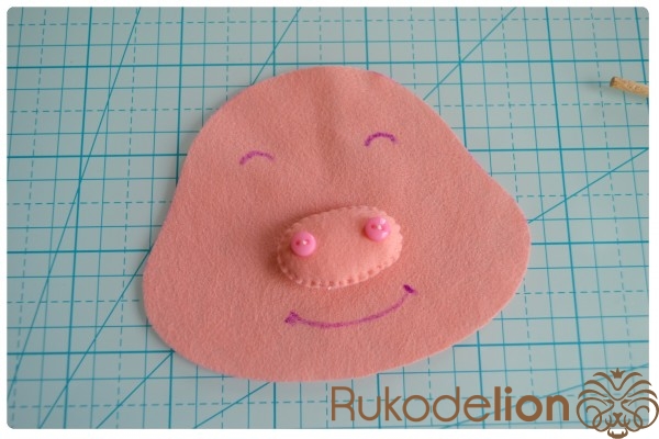 Поделки своими руками на Новый год 2019 в виде символа года Свиньи 102 этап