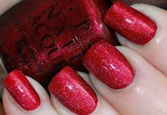 Красный маникюр с блестками и стразами — фото 7