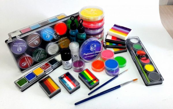 Разновидности краски для аквагрима