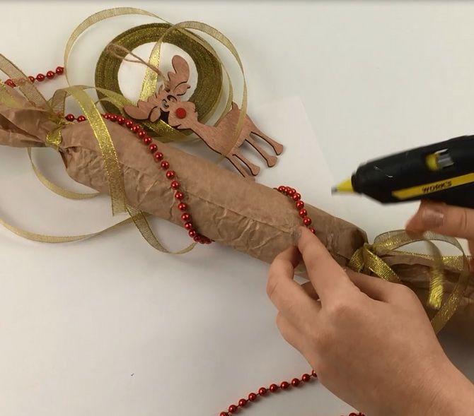 упаковка рождественского подарка