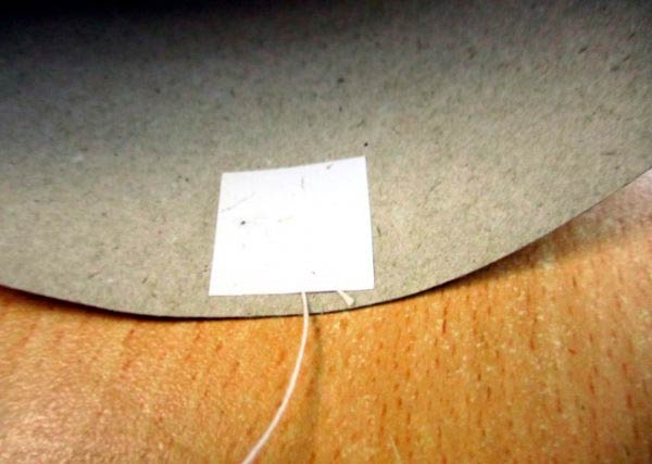 Маска из куриной шляпы