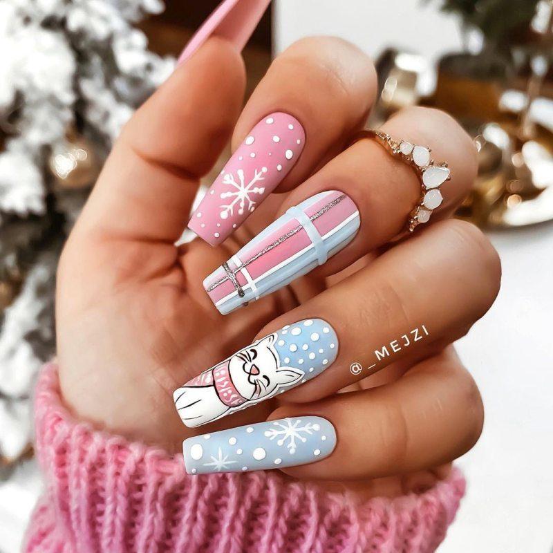 Идей маникюра на Новый год 2023 на короткие, длинные ногти