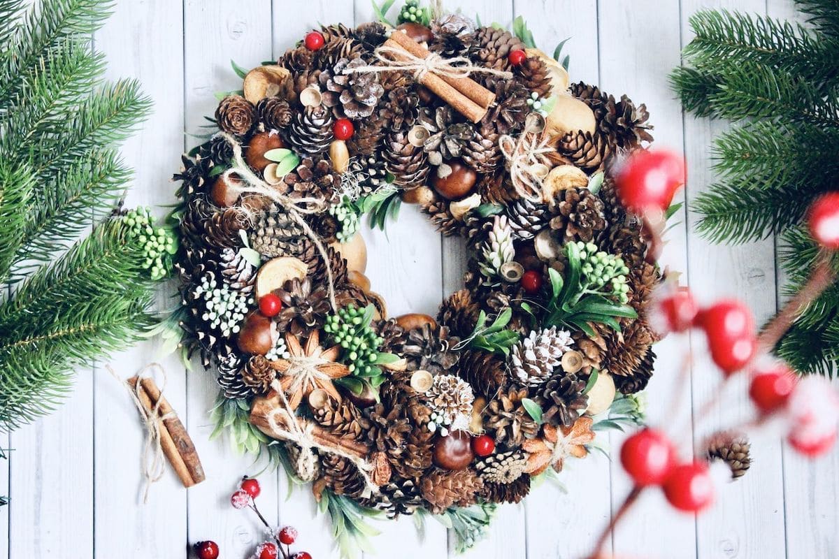 Красивый венок на входную дверь