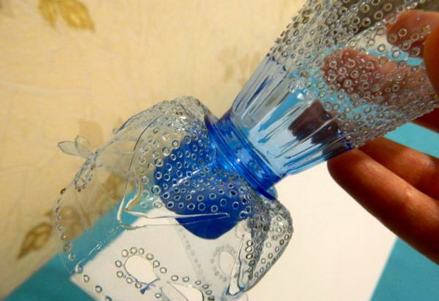 Новогодняя поделка из пластиковой бутылки