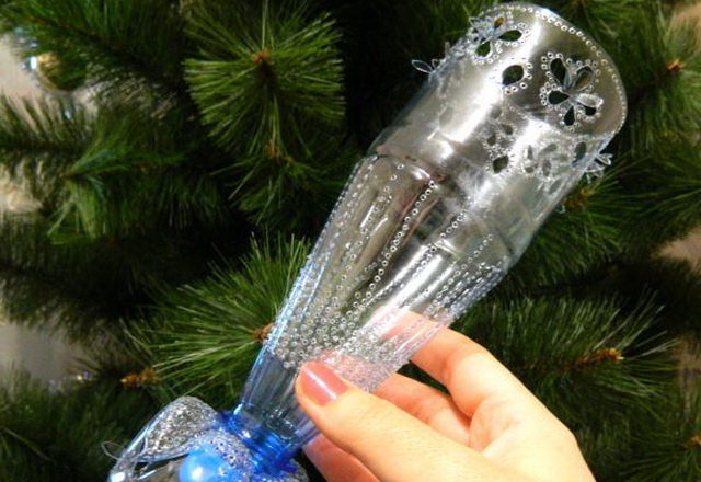 Новогодняя поделка из пластиковой бутылки