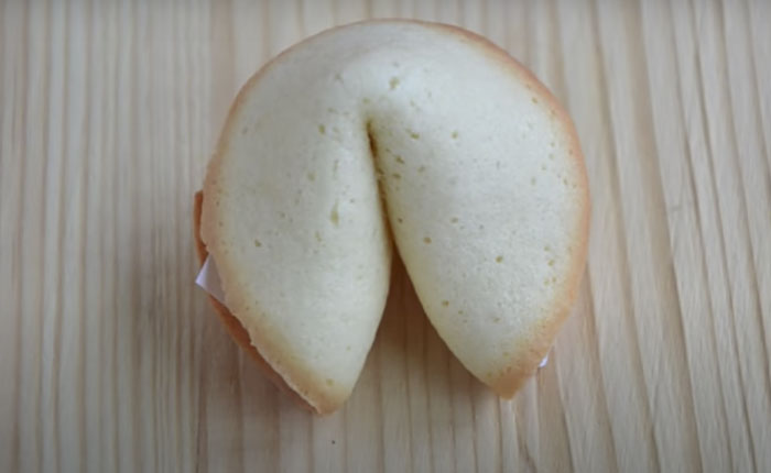 Предсказания на Новый год 2023, год Кролика: шуточные, короткие, по знакам зодиака