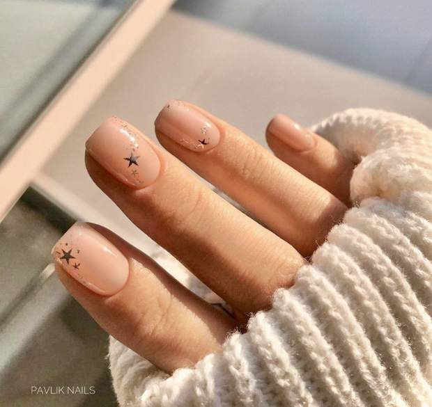 Маникюр на Новый год 2021 - красивые идеи (80 фото)