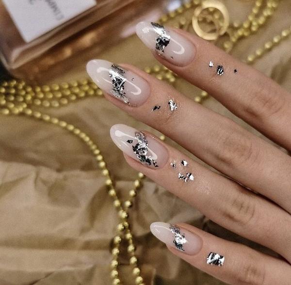 Маникюр на Новый год 2021 - красивые идеи (80 фото)