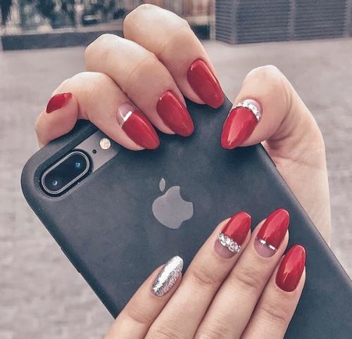 Красный маникюр 2022-2023 — модные тенденции и новинки дизайна