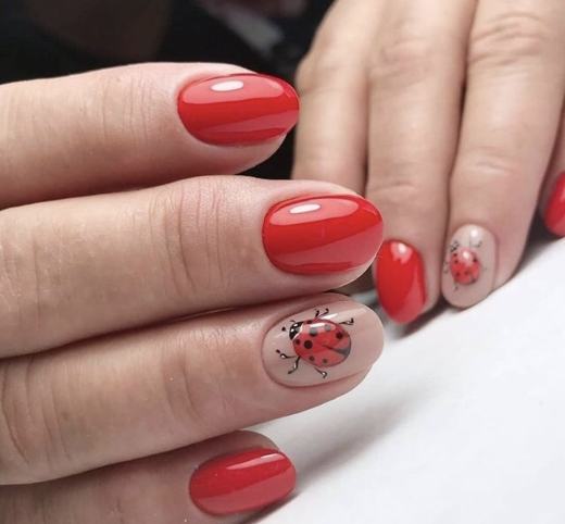 Красный маникюр 2022-2023 — модные тенденции и новинки дизайна