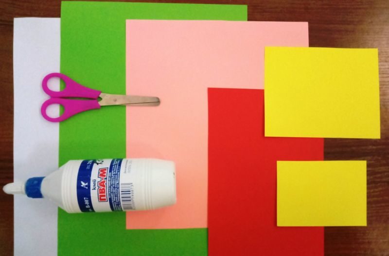 Рисунки на окнах к новому году 2022 гуашью, зубной пастой и прочими способами