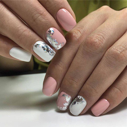 фото белого новогоднего маникюра 8