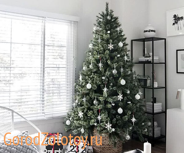 100 идей как нарядить ёлку в 2023 году: модные тренды