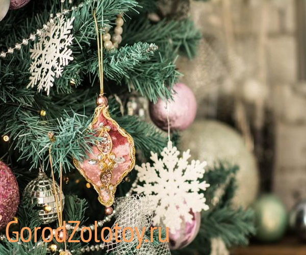 100 идей как нарядить ёлку в 2023 году: модные тренды