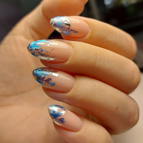 новогодний маникюр 2022 на короткие ногти 7