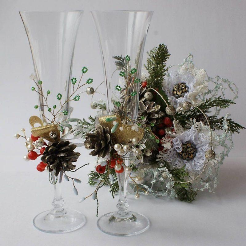 Как украсить бокалы на Новый год своими руками?