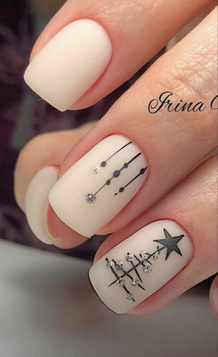 Фото новогоднего маникюра на короткие ногти