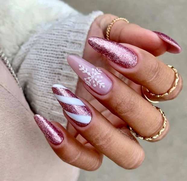 Маникюр на Новый год 2021 - красивые идеи (80 фото)