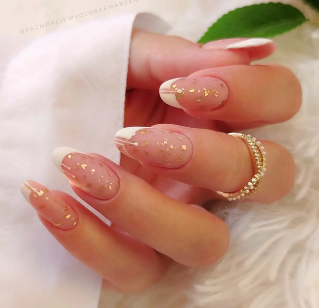 Идей маникюра на Новый год 2023 на короткие, длинные ногти