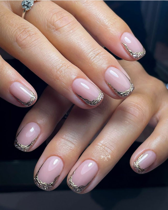 Идей маникюра на Новый год 2023 на короткие, длинные ногти