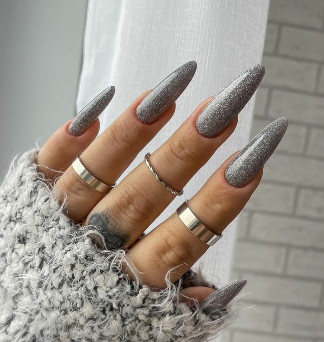 Идей маникюра на Новый год 2023 на короткие, длинные ногти