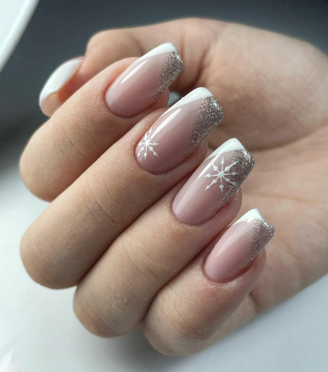 Маникюр на Новый год 2021 - красивые идеи (80 фото)